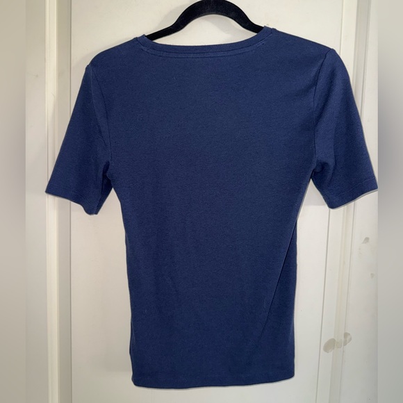 GAP Modern Crewneck T-Shirt Navy Blue Size Small Tall - Worn Once! - Picture 3 of 5